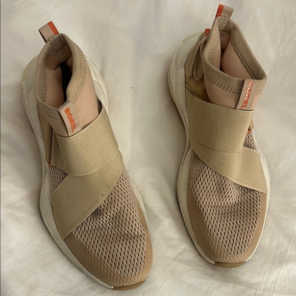 SOREL beige ceramic Explorer Defy Mid Shoe - Women's size 9.5! - Picture 7 of 13